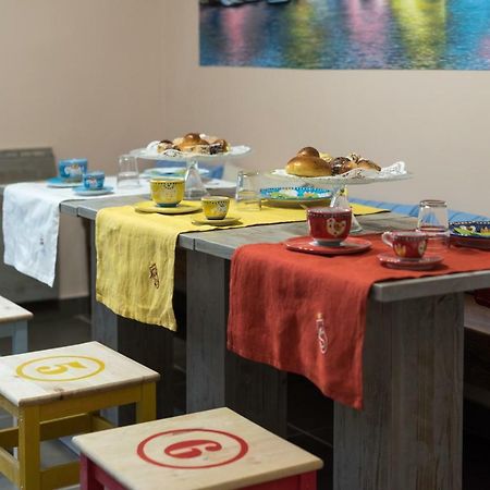 Bed And Breakfast Via Toledo 156 เนเปิลส์ ภายนอก รูปภาพ