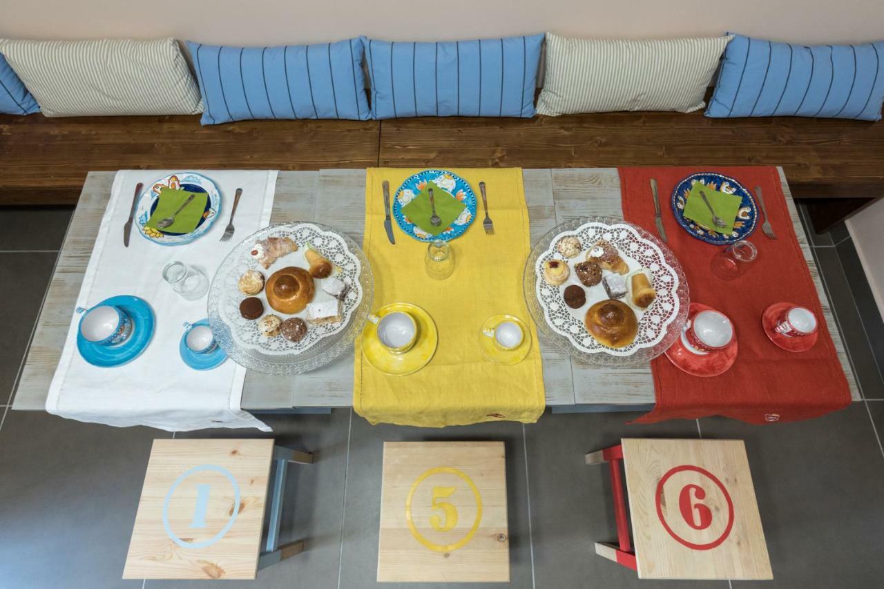 Bed And Breakfast Via Toledo 156 เนเปิลส์ ภายนอก รูปภาพ